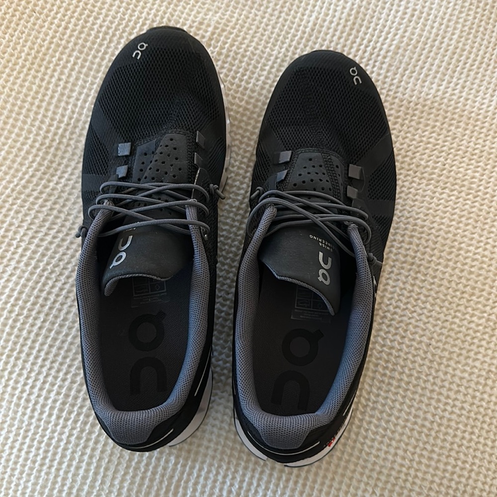 On cloud 5 black womens running shoes - 9.5